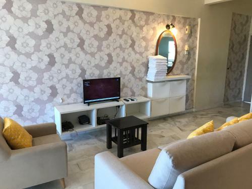 Century Suria Seaview + 3 Bedroom Apartment