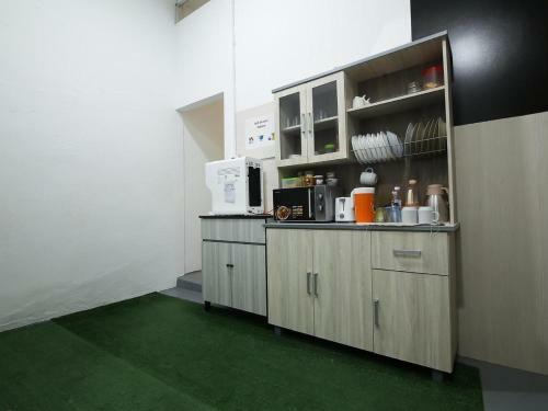 Hostal Room In Guest Room - Single Room With Ac, Central Accomodation