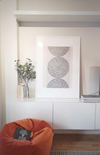 Central Spacious & Stylish Apartment With Free Parking
