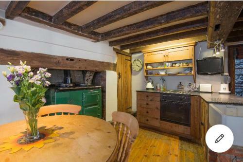 Cosy, Historic, Pet Friendly Cottage, Petworth