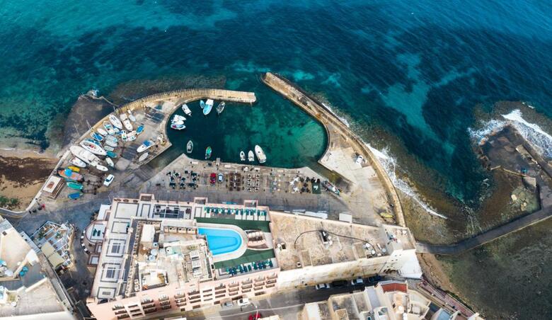 Calypso Hotel