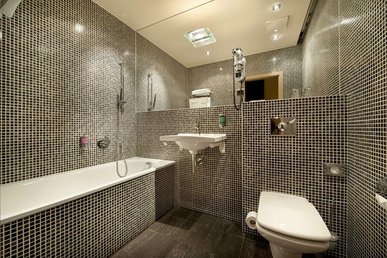 Ea Hotel Crystal Palace