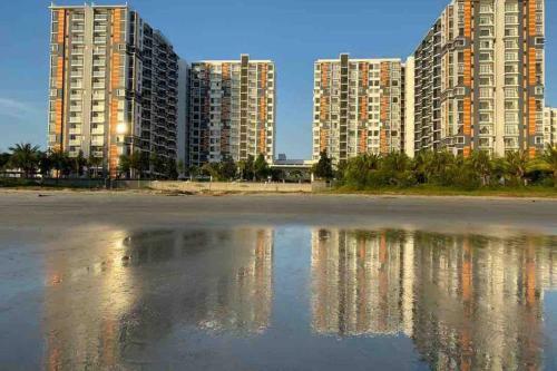 Apartamento Adra Suites @ Timurbay Seafront Residence