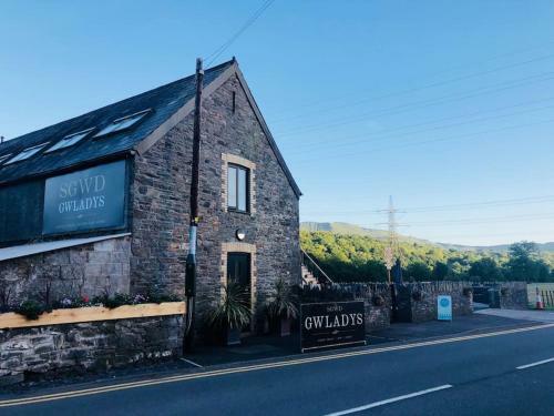 Sgwd Gwladys Lodge