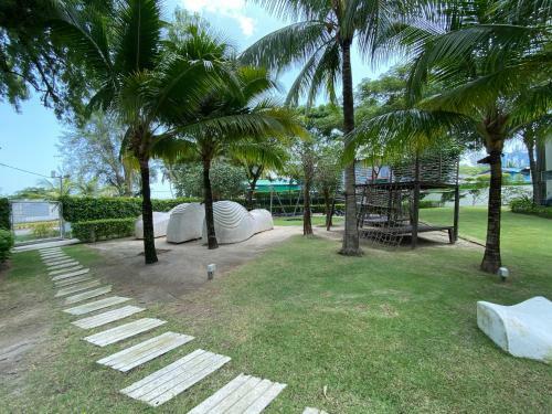 Apartamento By The Sea Beachfront Home