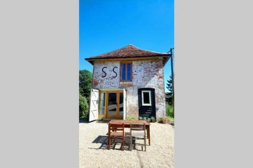 The Dovecote - Unique Self-contained 1bed Renovated Barn