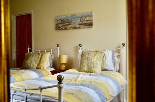 The Nineteenth, Oakridge St Mellion, Free Golf/spa