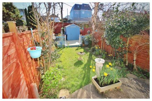 Apartamento Self Contained Flat With Private Garden & Parking