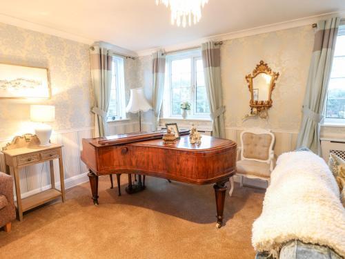 Yardley Manor