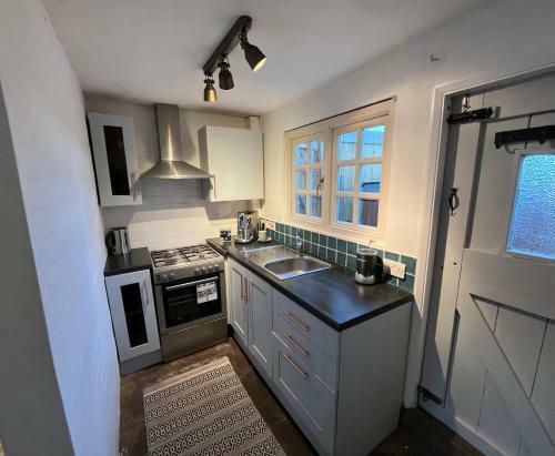 Character Cottage With Hot Tub - New