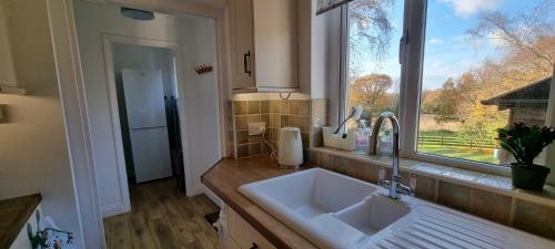 Charming 3 Bed Cottage With Beautiful Rural Views