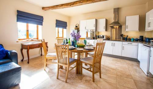 Fabulous Listed Barn With The Best Valley View
