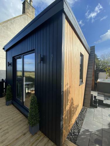Lodge Little Woodbine