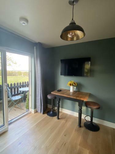Lodge Little Woodbine
