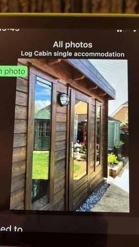 Hostal Sleeping Dogs Guest House And Log Cabin