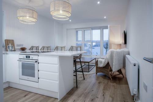 Midnight - 2 Bedroom Apartment - Tenby
