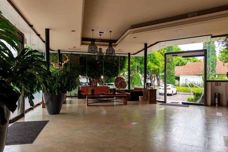 Hotel Flamingo Inn