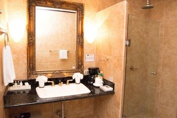 Hotel La Mansion Inn (.)