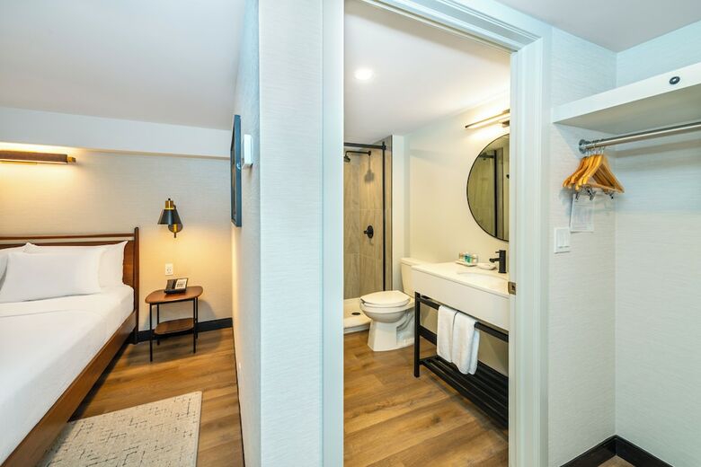 Hotel Charlton's Cedar Court