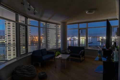2 Bed 2 Bath 1300sqft New West Apartment Riverview