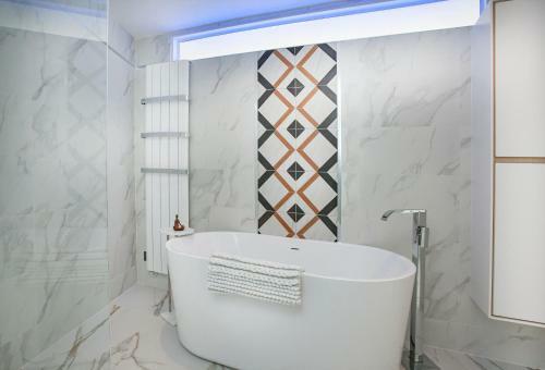 Apartamento De'nada, Vernon Court