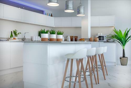 Apartamento De'nada, Vernon Court