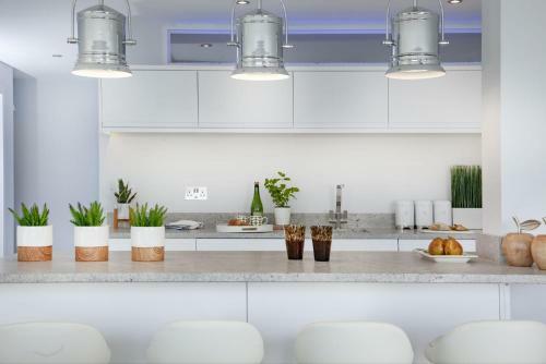 Apartamento De'nada, Vernon Court
