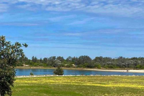 Driftwood Townhouse - Waterfront-central Location