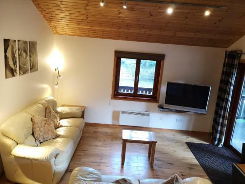 Kingfisher Lodge-huntersmoon -warminster-longleat-bath