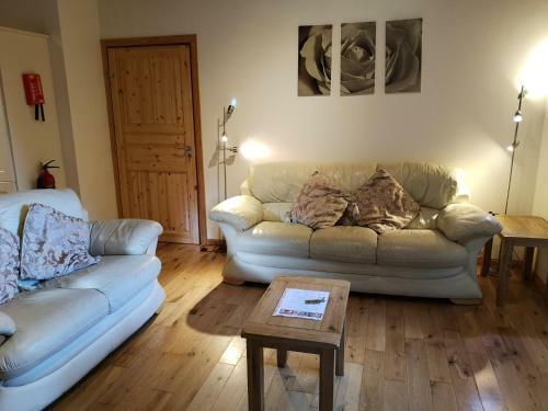 Kingfisher Lodge-huntersmoon -warminster-longleat-bath