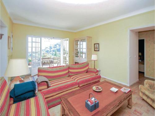 Holiday Home Chemin Des Fumerates