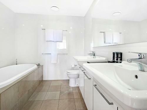 Stunning 2 Bed Ocean Facing Apartment In Sierra Grand