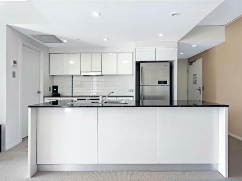 Stunning 2 Bed Ocean Facing Apartment In Sierra Grand