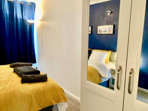 Entire Central Windsor Apartment With Free Parking!