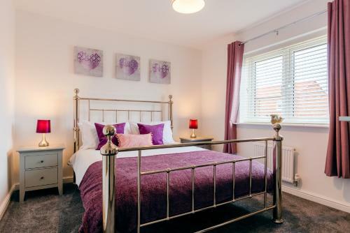 Oakley: Large, Elegant, Dog Friendly & Parking