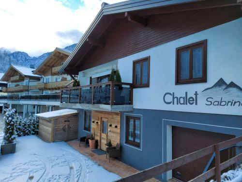 Chalet Sabrina Mit Au�enpool Im Sommer