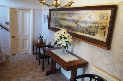 Hectors House Comfortable 4 Bed House In Mature Gardens