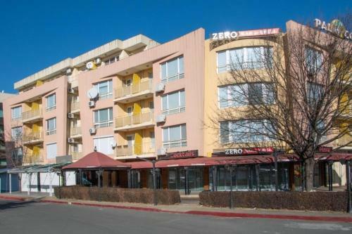 Spacious Family Friendly Apartment - 5 Min From The Beach!