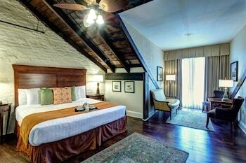 St. James Hotel, An Ascend Collection Hotel
