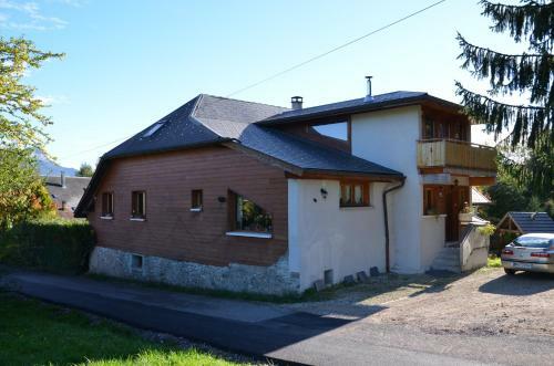 Hostal Chambres D'h�tes Et Yourte L'or�e Des Bornes