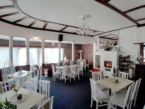 Hostal Penzion A Restaurace Belveder