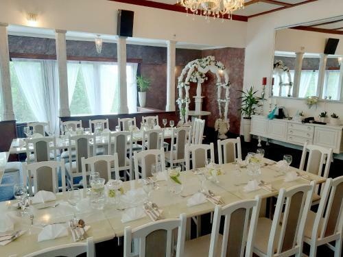 Hostal Penzion A Restaurace Belveder