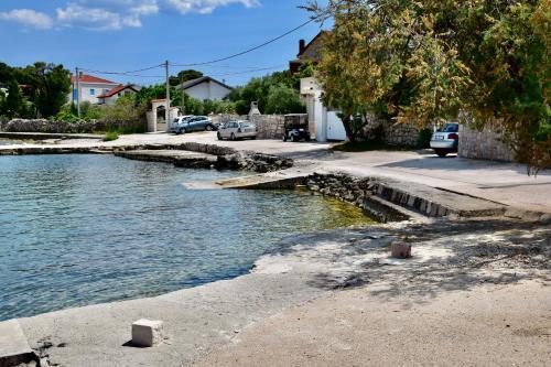 Beachfront House 5+3