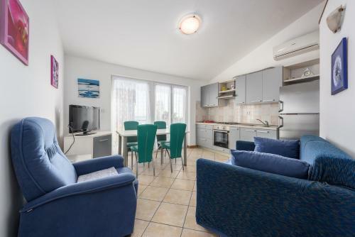 Hostal Manfroi House With Apartments