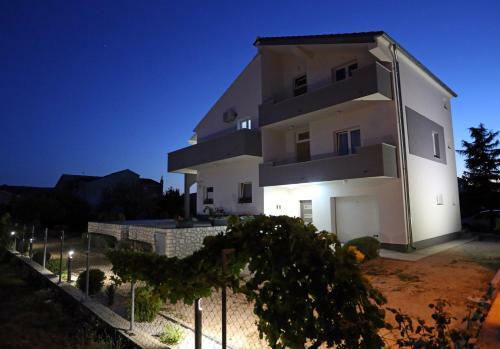 Hostal Guesthouse Villa Domenico