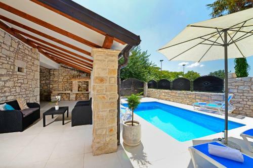 Villa Lory