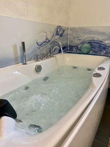 Eifelstein, Apartment Mit Whirlpool Und Ofen
