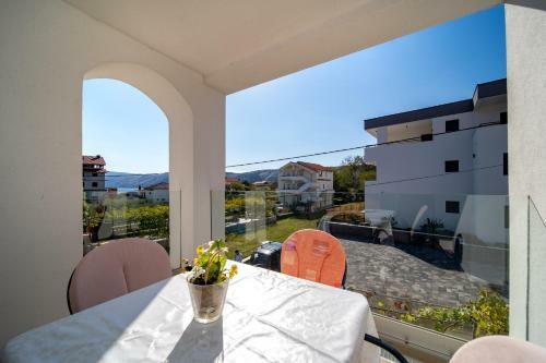 Apartments Lazari?