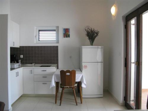 Apartments With A Parking Space Palit, Rab - 16356