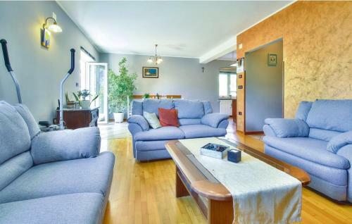 Hostal Holiday Home M&e